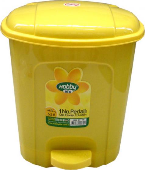 Kosz na śmierci dostępny w czterech wersjach kolorystycznych.  Wykonany z wysokiej jakości tworzywa sztucznego. Posiada praktyczny pedał, który umożliwia otwarcie kosza bez użycia rąk. 