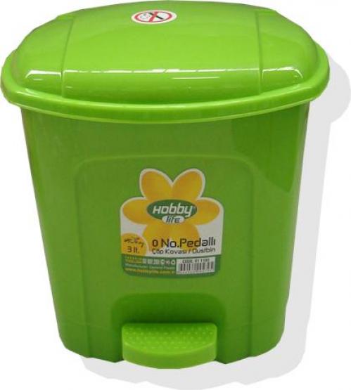 Kosz na śmierci dostępny w czterech wersjach kolorystycznych. Wykonany z wysokiej jakości tworzywa sztucznego. Posiada praktyczny pedał, który umożliwia otwarcie kosza bez użycia rąk.