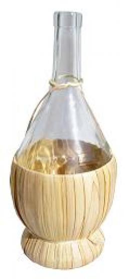 Butla FIASCO w koszu idealny do przygotowania domowych alkoholi. Naczynie wykonane z grubego i mocnego szkła. Kosz spełnia funkcję nie tylko estetyczną, ale także zabezpiecza naczynie przed uszkodzeniem.