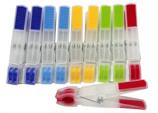 Wytrzymałe klamerki do odzieży. Sprawdzą się zarówno podczas suszenia prania wewnątrz jak i na zewnątrz.