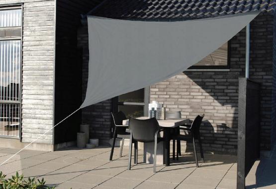 ŻAGIEL  PRZECIWSŁONECZNY TRÓJKĄTNY SZARY 3,6 X 3,6 X 3,6M