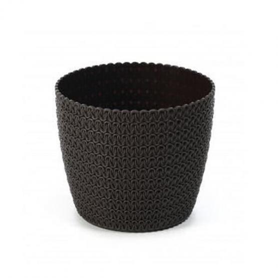 Romantyczna osłonka na kwiaty świetnie wkomponuje się w styl skandynawski.