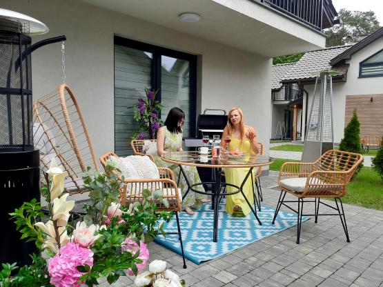 Zestaw Mebli Ogrodowych Garden Line Brązowy z Szarymi Poduszkami - (Stół + 4 Krzesła) 