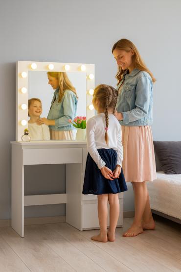 TOALETKA DO WIZAŻU BIAŁA Z OŚWIETLENIEM Z 4 SZUFLADAMI 