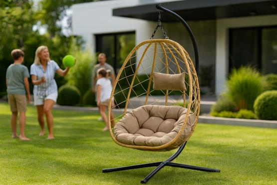 Fotel Wiszący Składany Garden Line Beżowy z Beżową Poduszką i Czarną Ramą