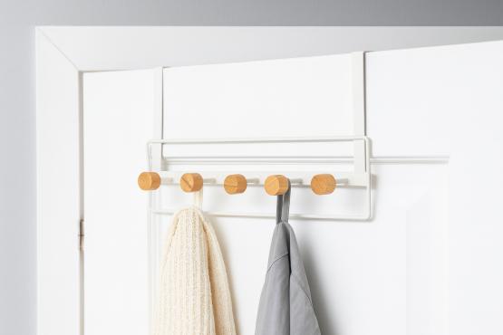 WIESZAK METALOWY NA DRZWI Z BAMBUSOWYMI 5 HAKAMI 39 x 5 x 38 CM