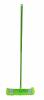 Mop płaski z szenili doskonale chłonie i zbiera zanieczyszczenia. Wytrzymały, wielokrotnego użytku mop usunie nawet największe zabrudzenia, nie niszcząc przy tym powierzchni. 