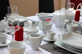 Fabryka Ćmielów to jedna z najstarszych marek polskiej porcelany.