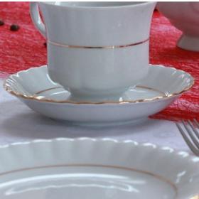 Fabryka Ćmielów to jedna z najstarszych marek polskiej porcelany. Każdy element jest I gatunku. Gwarantuje to perfekcyjna jakość wykonania oraz precyzja.