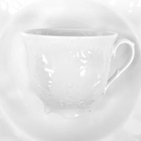 Fabryka Ćmielów to jedna z najstarszych marek polskiej porcelany. Każdy element jest I gatunku. Gwarantuje to perfekcyjna jakość wykonania oraz precyzja.