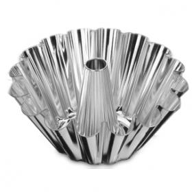 Foremka, dzięki której uda się każda babka wielkanocna i nie tylko. Tuleja pozwala na równomierne upieczenie się ciasta oraz nadaje babce estetycznego wyglądu.