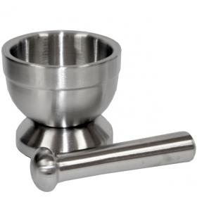 Moździerz wykonany ze stali nierdzewnej dostosowanej do kontaktu z żywnością. Niezbędny podczas przygotowywania własnych mieszanek przypraw i ziół.