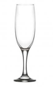 Linia Empire to szkło najwyższej jakości o dużych czarkach i opływowych kształtach. Ze względu na swój fason stanowią ozdobę samą w sobie i mogą być używane nie tylko do serwowania napojów, ale też podawania deserów czy przygotowywania ozdobnych kompozycji.