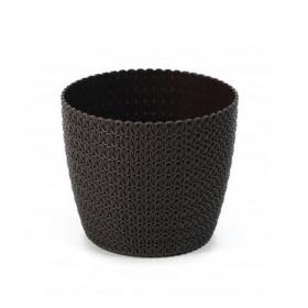 Romantyczna osłonka na kwiaty świetnie wkomponuje się w styl skandynawski.